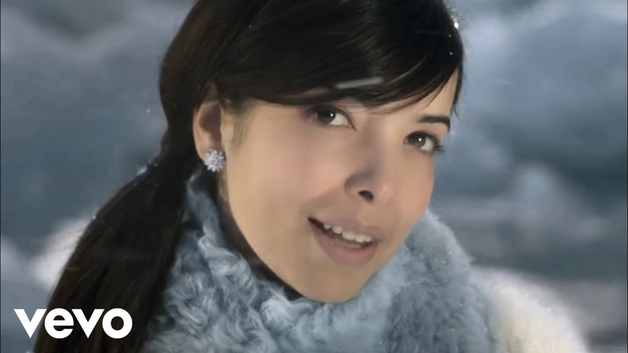 love-story-lyrics-meaning-in-english-indila-lyrics-translated